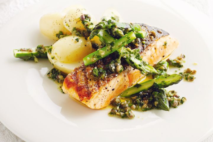 Grilled Salmon with Asparagus